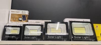 💡 Báo Giá Đèn Pha NLMT Mới Nhất Tháng 12/2025: Chọn Đúng Công Suất, Tiết Kiệm Tối Đa!