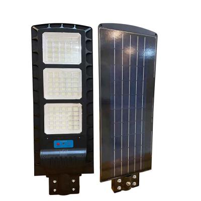 Chiếu Sáng Các Khu Vực Giao Thông Công Cộng: Nên Chọn Loại Đèn Năng Lượng Mặt Trời Nào?