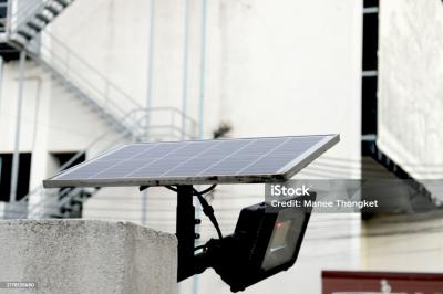 Có Nên Lắp Đèn Năng Lượng Mặt Trời Ở Nơi Ít Nắng Không? Những Điều Cần Biết Trước Khi Quyết Định