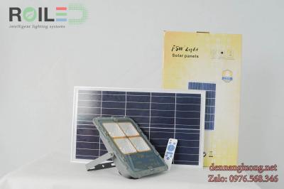 Đèn Pha Năng Lượng FSW P200W giá rẻ tấm pin rời