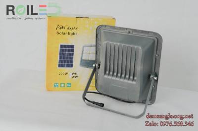Đèn Pha Năng Lượng FSW P200W giá rẻ tấm pin rời