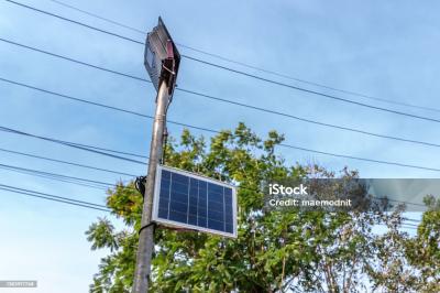 Sự Khác Biệt Giữa Đèn Năng Lượng Mặt Trời Và Đèn Điện Truyền Thống