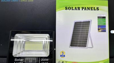 Tự Lắp Đèn Năng Lượng Mặt Trời Hay Thuê Thợ Thì Hơn?