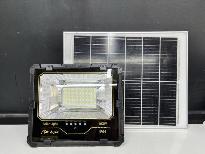 Vì Sao Nhiều Shop Và Quán Ăn Dùng Đèn Năng Lượng Mặt Trời Để Chiếu Bảng Hiệu?