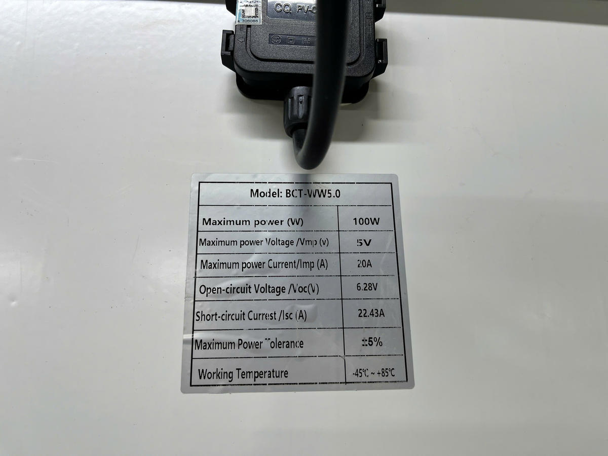 Thông số tấm pin đèn pha năng lượng mặt trời 400W Tem thông số kỹ thuật của tấm pin dùng cho bộ đèn pha năng lượng mặt trời Roiled 400W.