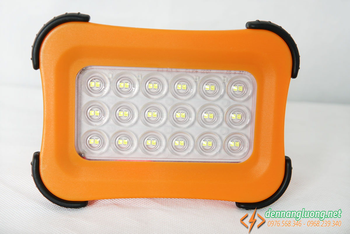 Đèn pha năng lượng mặt trời cầm tay 50W kết hợp pin dự phòng