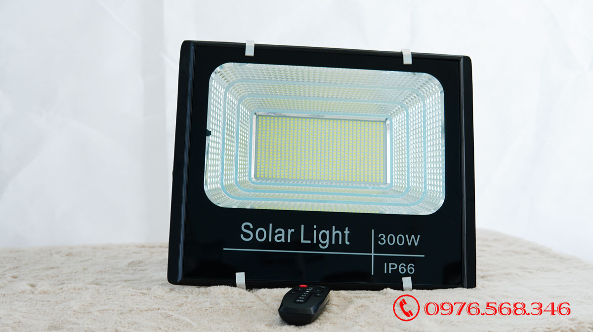 Đèn pha năng lượng mặt trời cao cấp RP1-300W