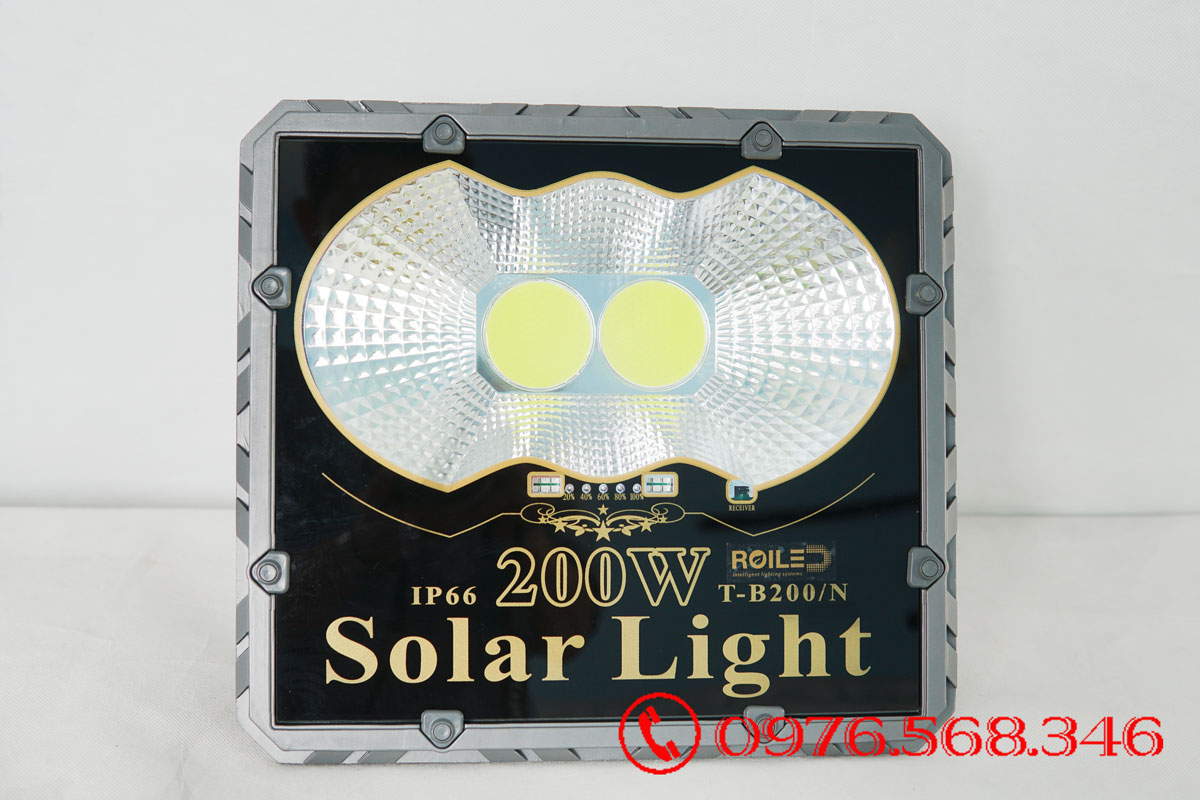 Đèn pha năng lượng mặt trời Roiled PC-200W
