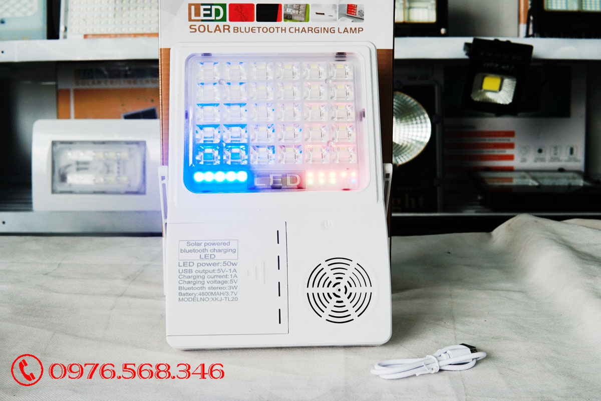 Pin sạc dự phòng năng lượng mặt trời kết hợp loa bluetooth với đèn pha siêu sáng PL15.1