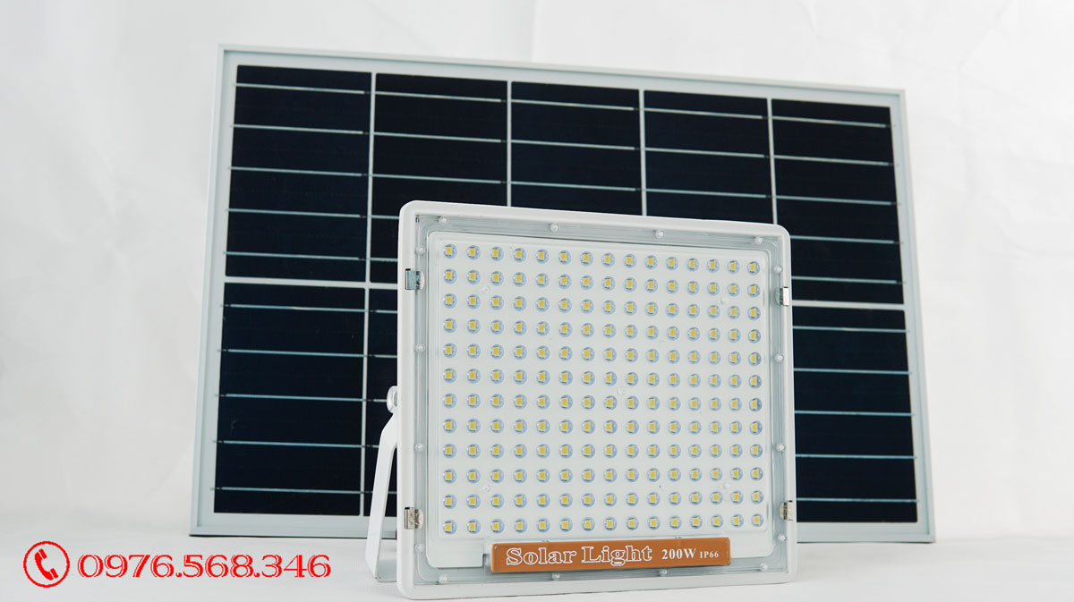 Đèn pha năng lượng mặt trời Roiled RN-200w