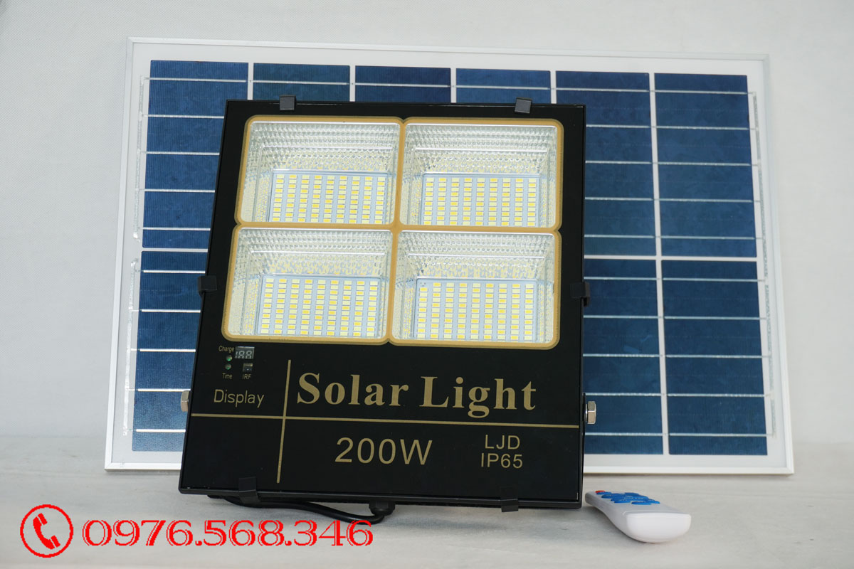 Đèn pha 3 màu năng lượng mặt trời Roiled BM-200W Đèn pha 3 màu năng lượng mặt trời Roiled BM-200W