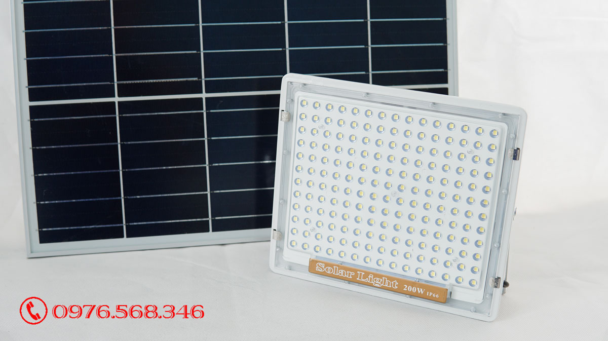 Đèn pha năng lương mặt trời cao cấp Roiled RN-200w
