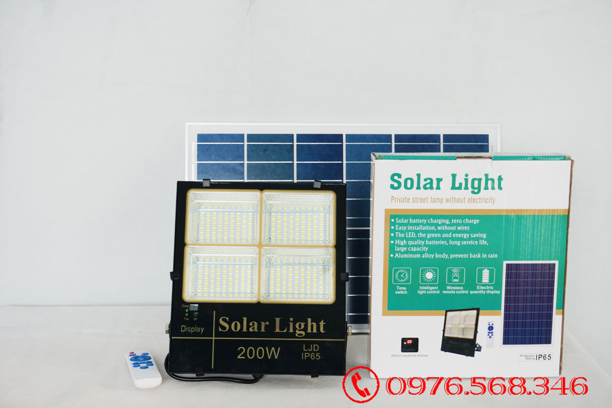 Đèn pha 3 màu năng lượng mặt trời Roiled BM-200W