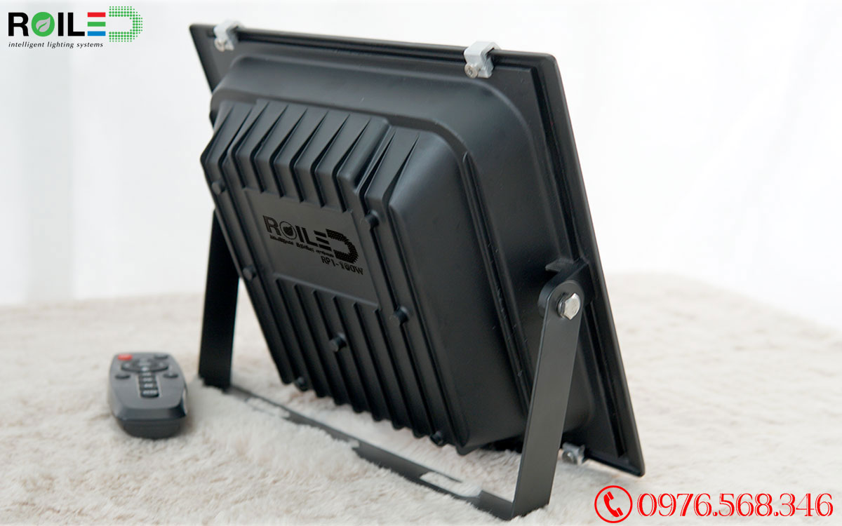 Đèn pha năng lượng mặt trời 100W giá rẻ Roiled - RP1-100W
