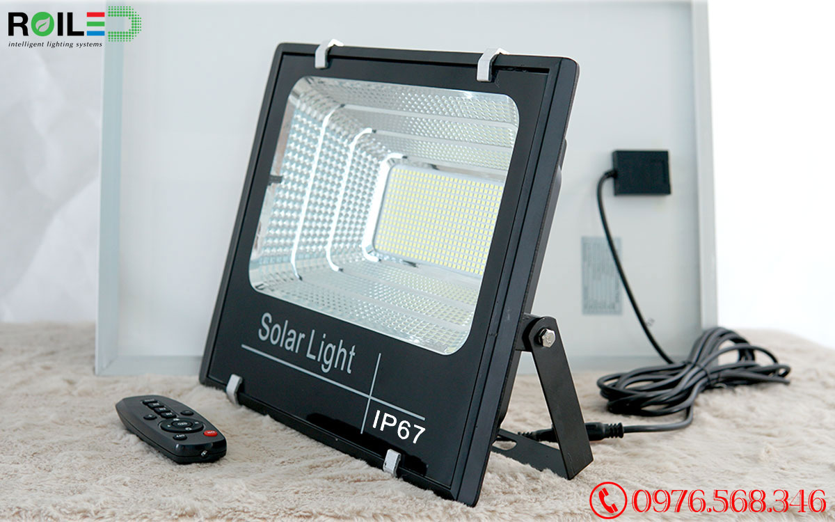 Đèn pha năng lượng mặt trời giá rẻ 200W Roiled - RP1-200W