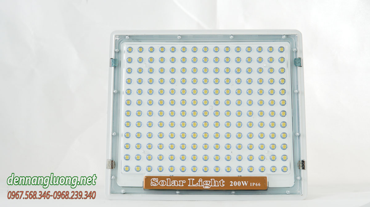 Đèn pha năng lượng mặt trời 200w cao cấp Roiled - RN200W