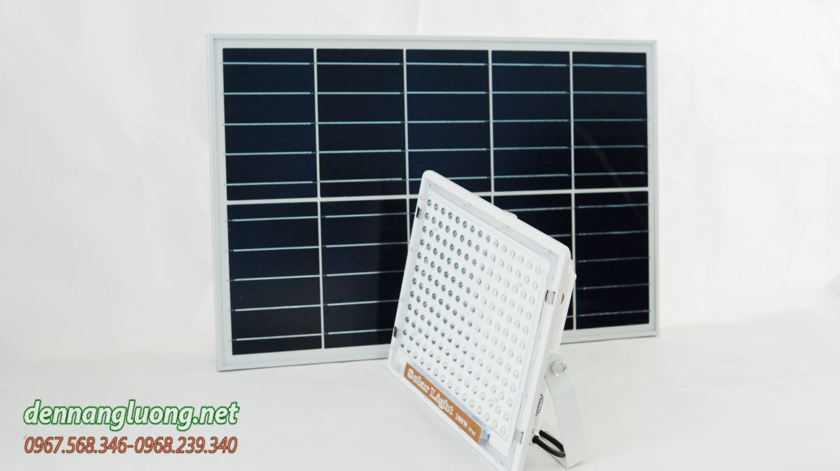 Đèn pha năng lượng mặt trời 200w cao cấp Roiled - RN200W