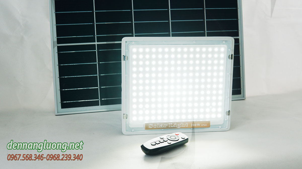 Đèn pha năng lượng mặt trời 200w cao cấp Roiled - RN200W
