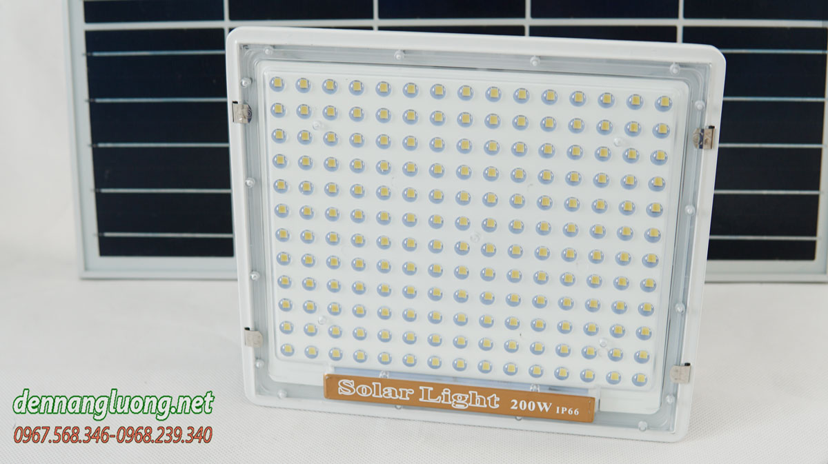 Đèn pha năng lượng mặt trời 200w cao cấp Roiled - RN200W
