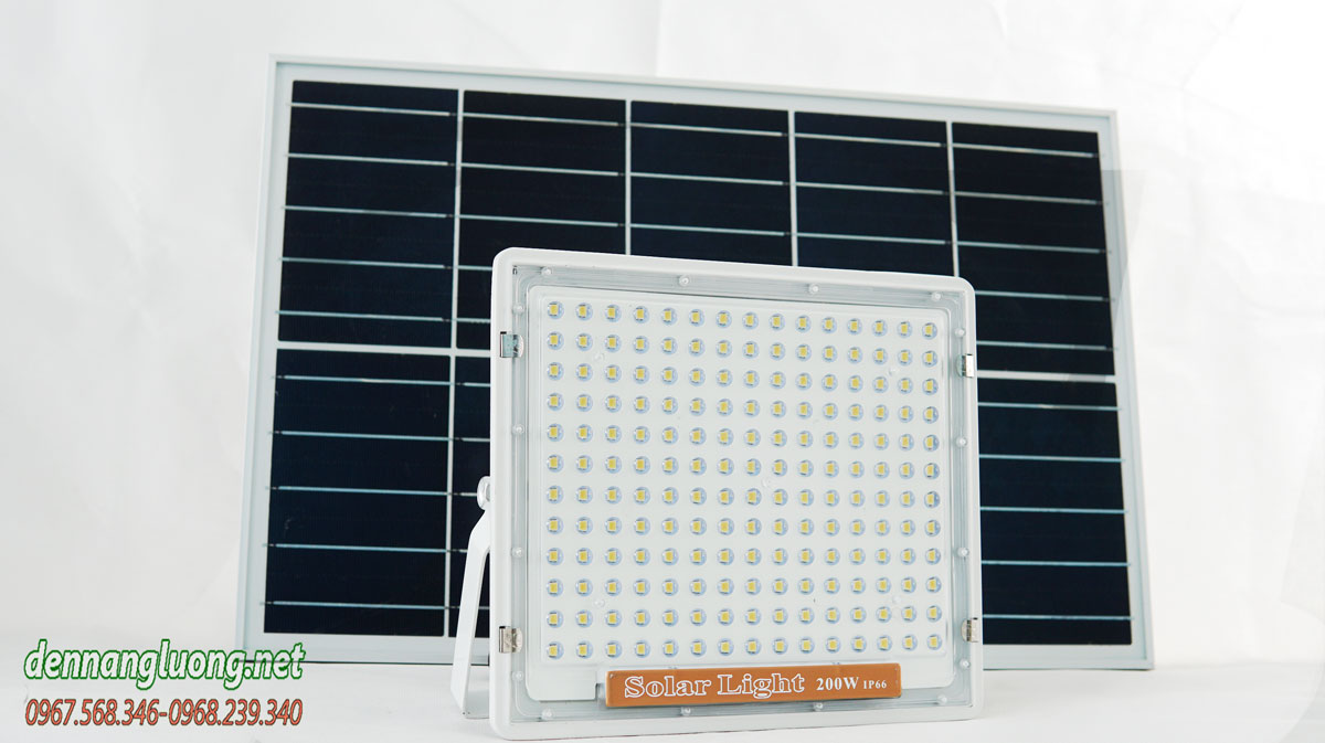 Đèn pha năng lượng mặt trời 200w cao cấp Roiled - RN200W