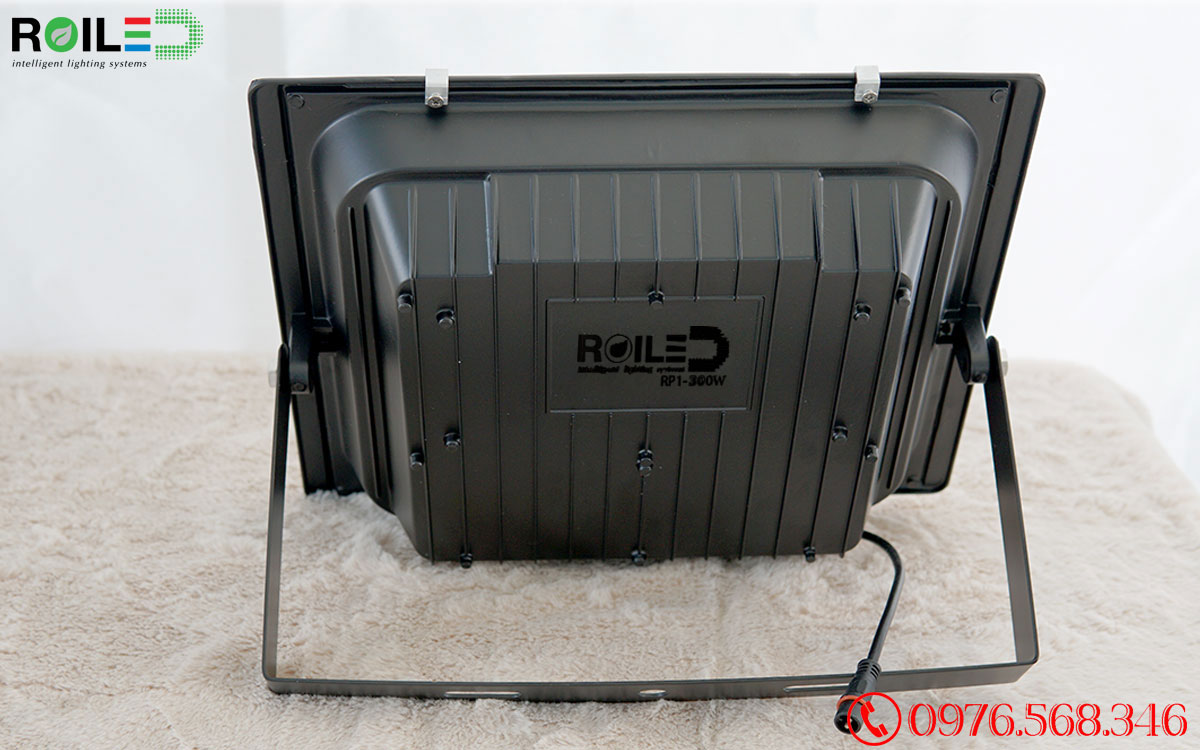 Đèn pha năng lượng mặt trời giá rẻ 300W Roiled - RP1-300W