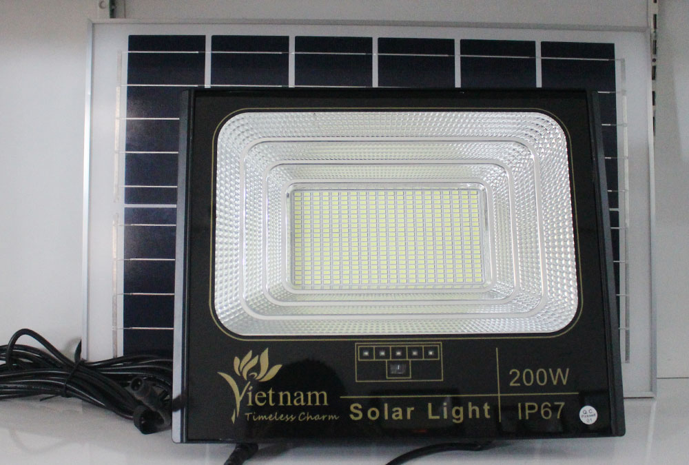 Đèn pha năng lượng mặt trời 200w Vietnam XN-JBP200 giá rẻ siêu sáng Đèn pha năng lượng mặt trời 200w Vietnam XN-JBP200 giá rẻ siêu sáng