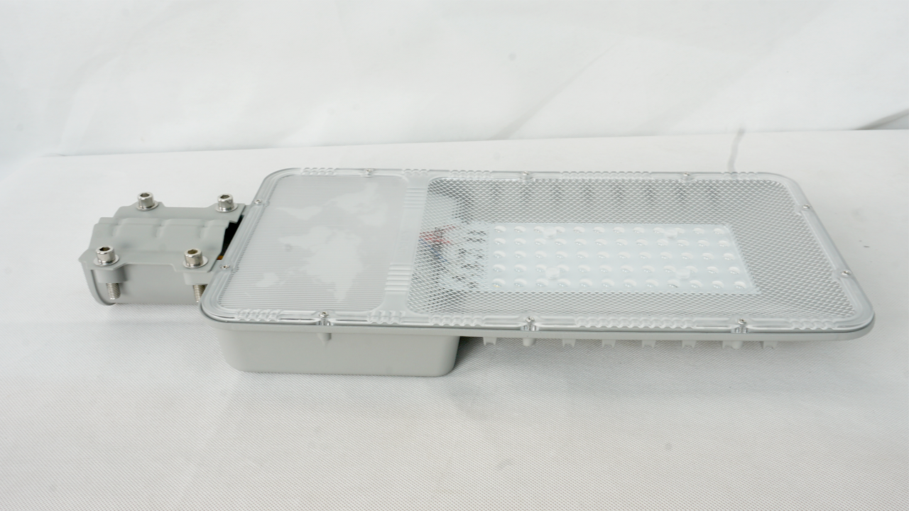 Đèn Đường Năng Lượng Mặt Trời Blue Carbon BCT-OLC 80W