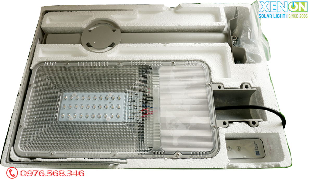 Đèn Đường Năng Lượng Mặt Trời Blue Carbon BCT-OLC 30w, linh kiện Nhật 