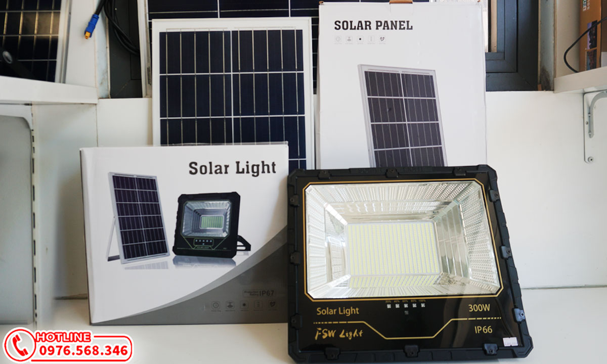 Đèn pha năng lượng mặt trời 300w giá rẻ FSW F1-300