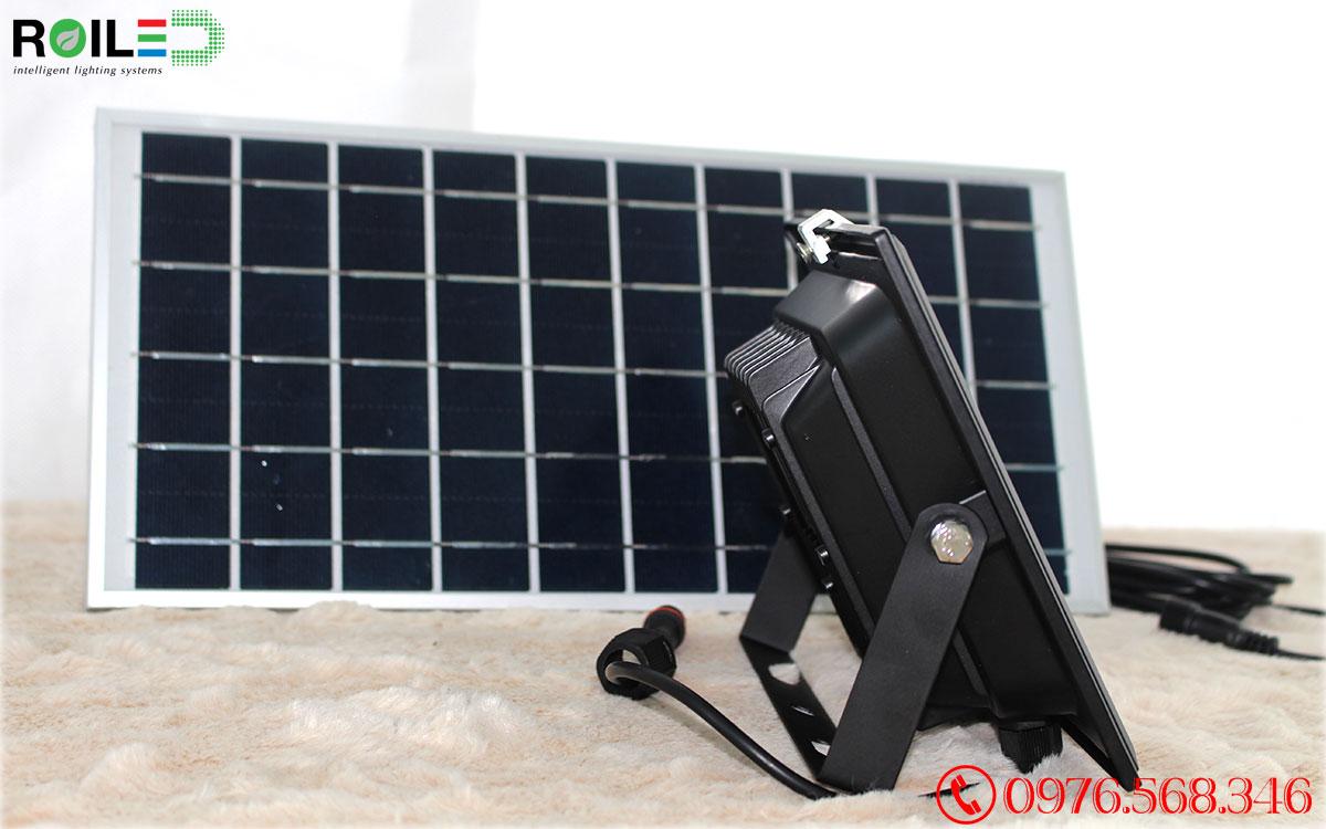 Đèn pha năng lượng mặt trời 30W giá rẻ Roiled - RP1-30W