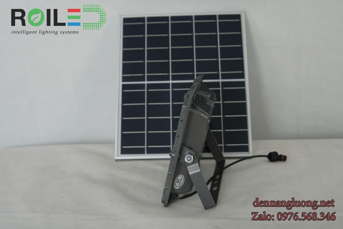 Đèn pha năng lượng mặt trời giá rẻ 60W Roiled - PC60W