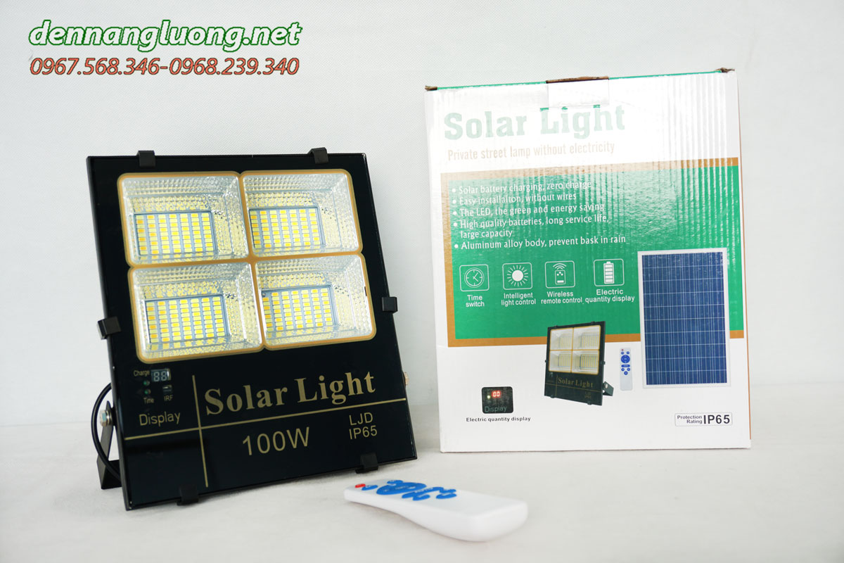 Đèn pha led năng lượng mặt trời 3 màu
