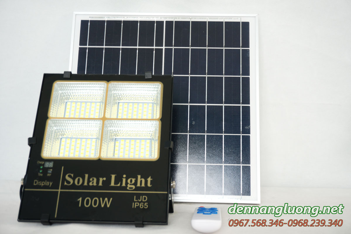 Đèn pha led năng lượng mặt trời 3 màu
