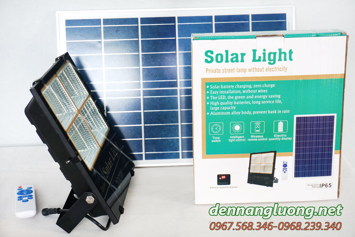 Đèn pha led năng lượng mặt trời 3 màu
