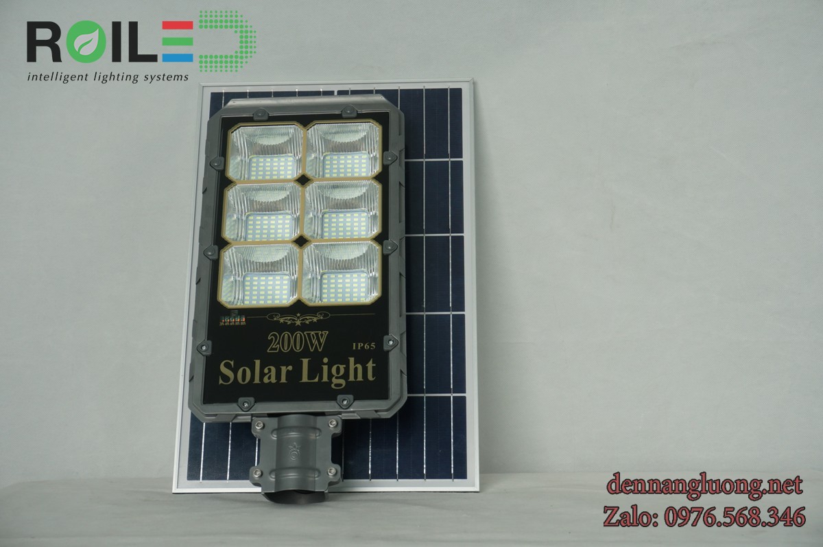 Đèn đường năng lượng mặt trời cao cấp 200W Roiled - RB200W