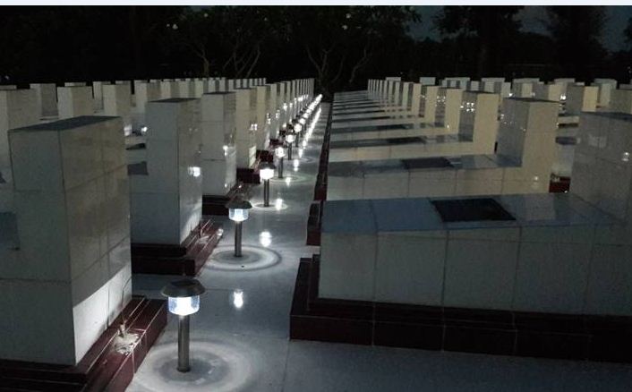 Đèn bắt nghĩa trang Đèn bắt nghĩa trang